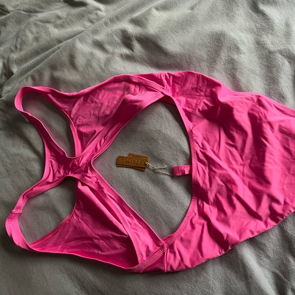 SKIMS Swim Suit - Picture 5 of 5